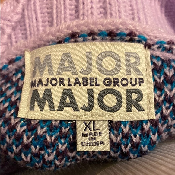 Elegant Purple and Blue Argyle Cardigan - Picture 2 of 7